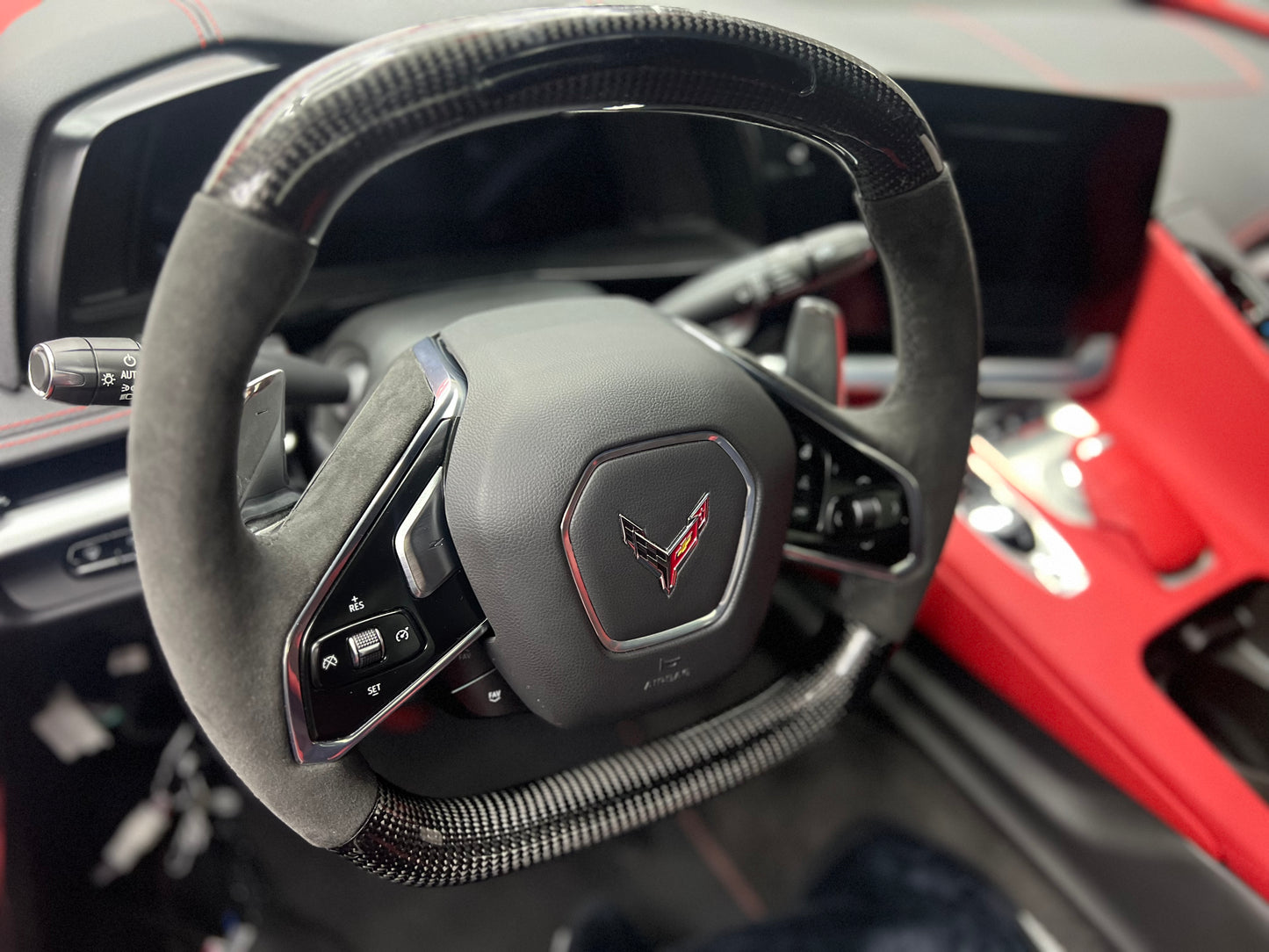 THETEN 2020+ corvette C8 FLAT BOTTOM STEERING WHEEL IN GLOSS CARBON & ALCANTARA With LED Race Display