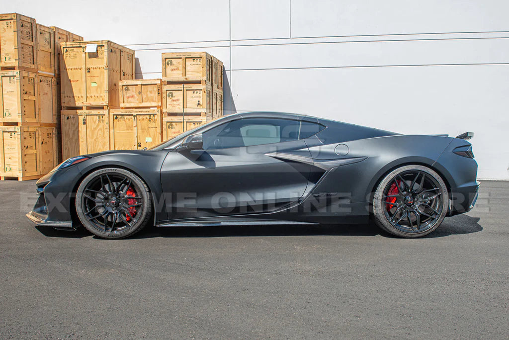 Corvette C8 Z06 Carbon Fiber Side Fender Vent Door Garnish